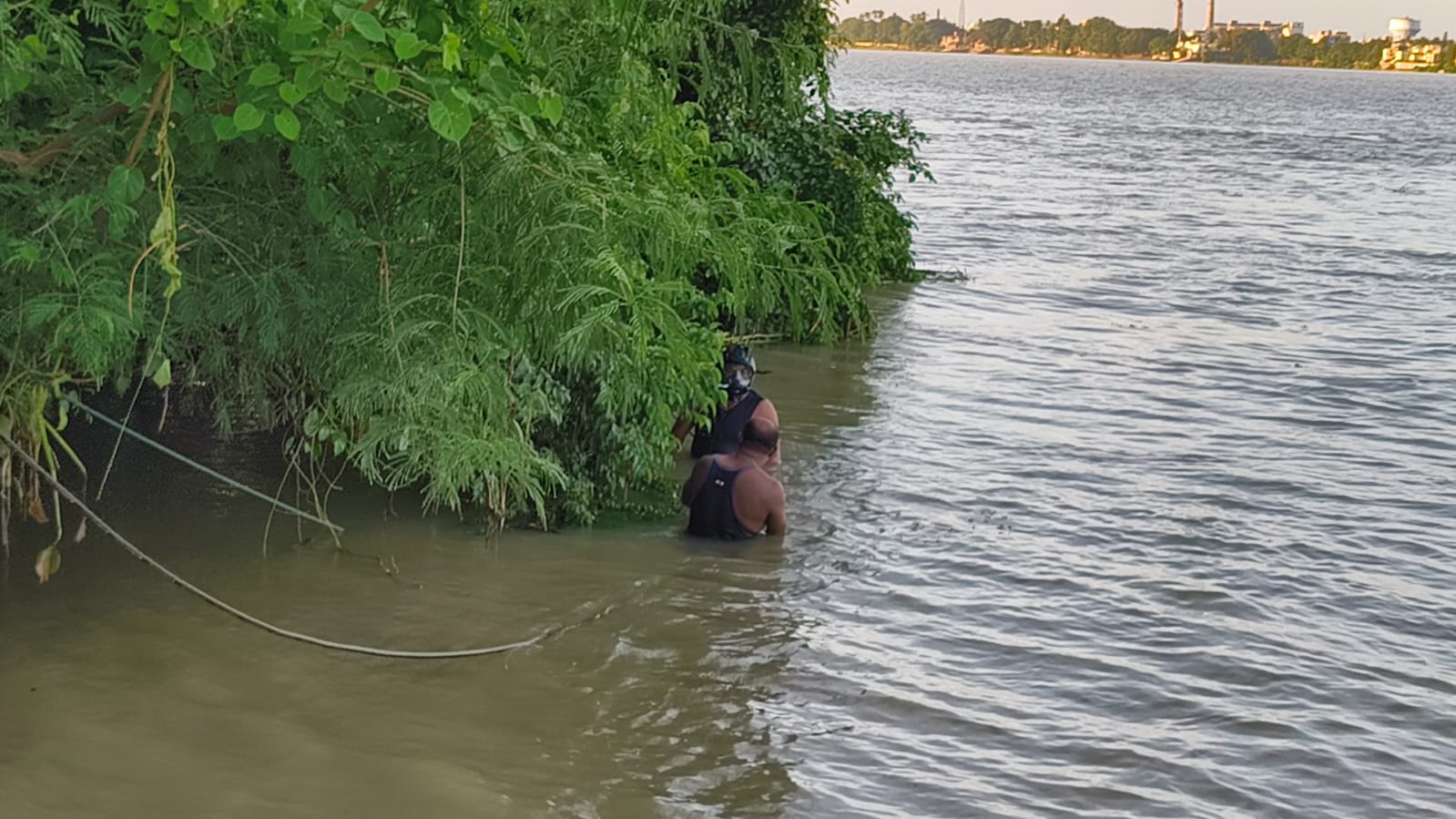 গঙ্গায় নেমে তলিয়ে গেলেন এক বৃদ্ধ, খোঁজ মিলল না সন্ধ্যা পর্যন্ত