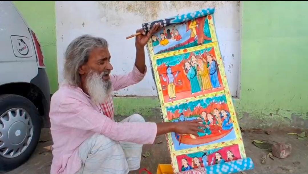 অবহেলায় হারাতে বসেছে পটচিত্র , একা লড়ছেন লাল্টু পটুয়া