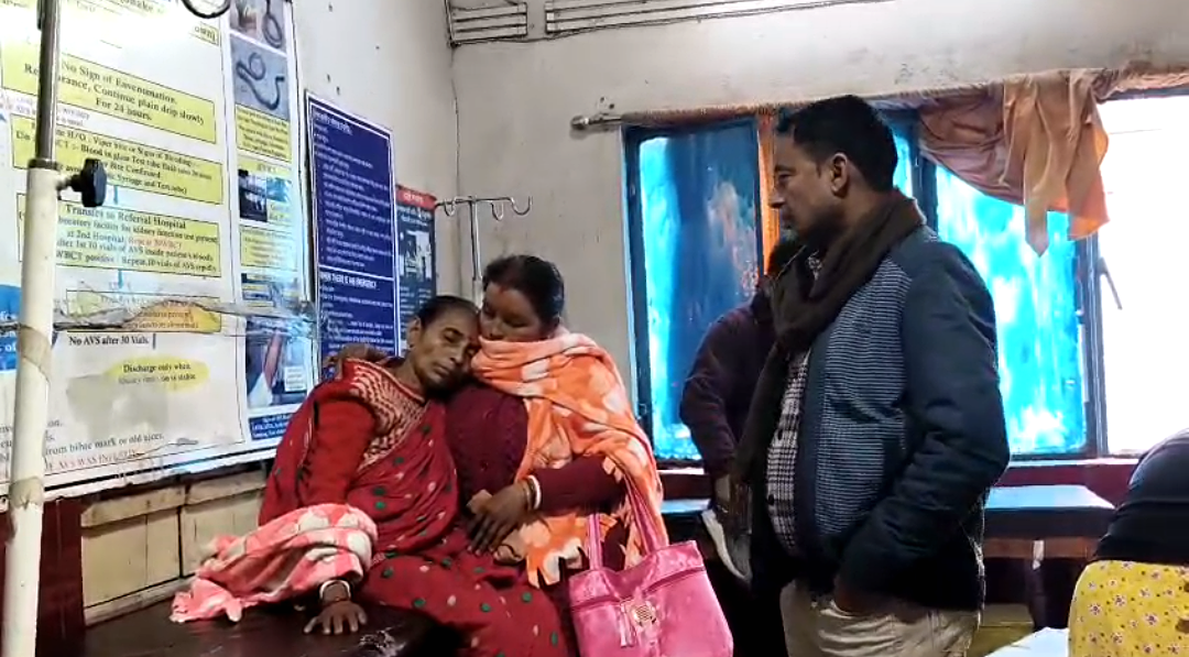 প্রতিবেশী মহিলার ঘরে ঢুকে বেধড়ক মারধর , আহত একাধিক