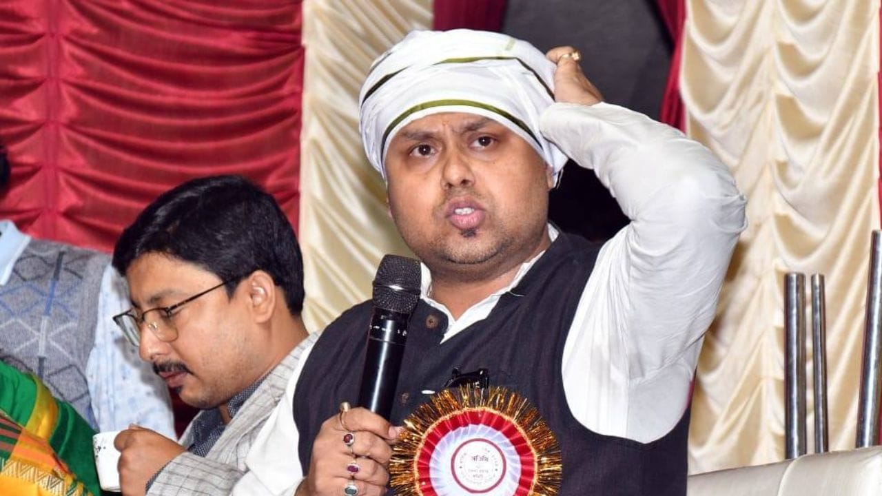 কোনো হিন্দুর দোকান ছাড়া মাংস কিনবেন না , কৌস্তভ বাগচীর বক্তব্য ঘিরে উত্তাল রাজনীতি