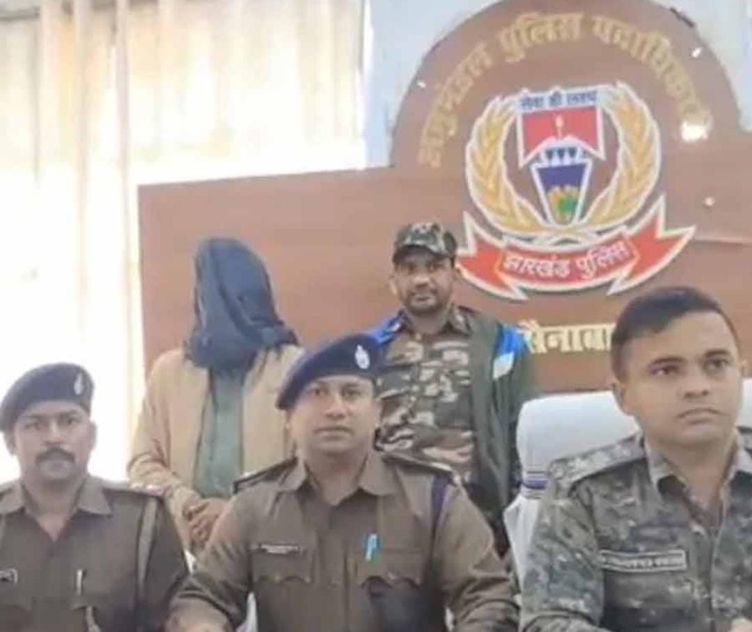 'গভর্নমেন্ট অফ ইন্ডিয়া’ লেখা গাড়ি ব্যবহার , ঝাড়খণ্ডে গ্রেফতার ভুয়ো আইএএস