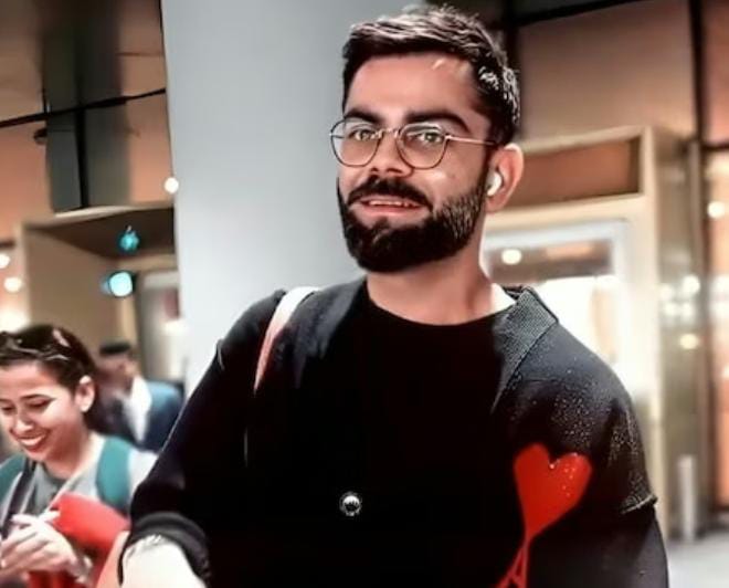 অনুষ্কার ভালবাসা বুকে নিয়েই দেশে ফিরলেন , কোহলির পোশাকে A নিয়ে তুমুল চর্চা