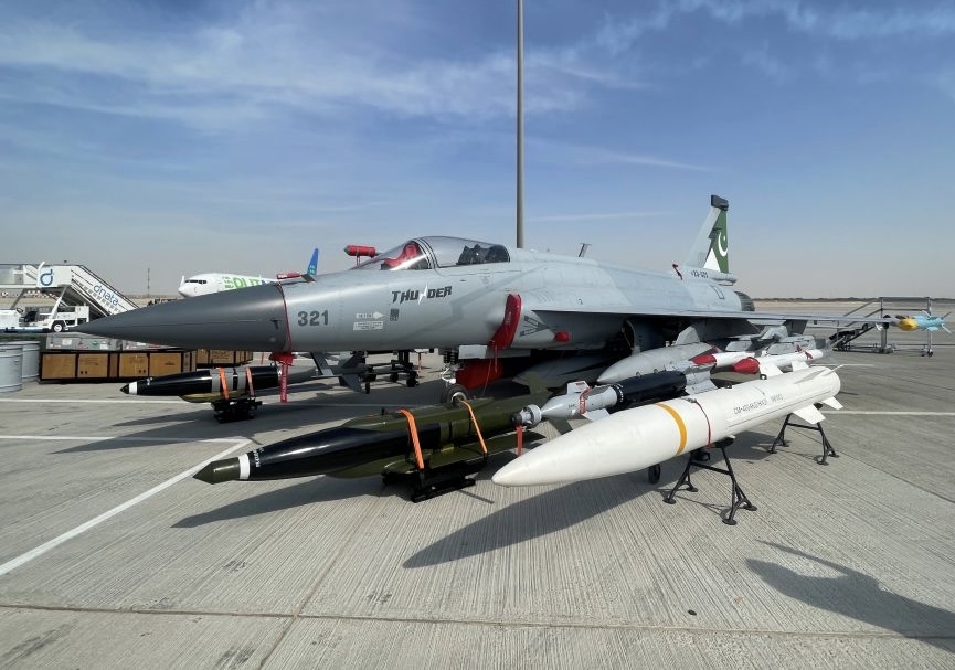 ভারত বিদ্বেষ, পাকিস্তানের থেকে যুদ্ধবিমান কিনছে বাংলাদেশ