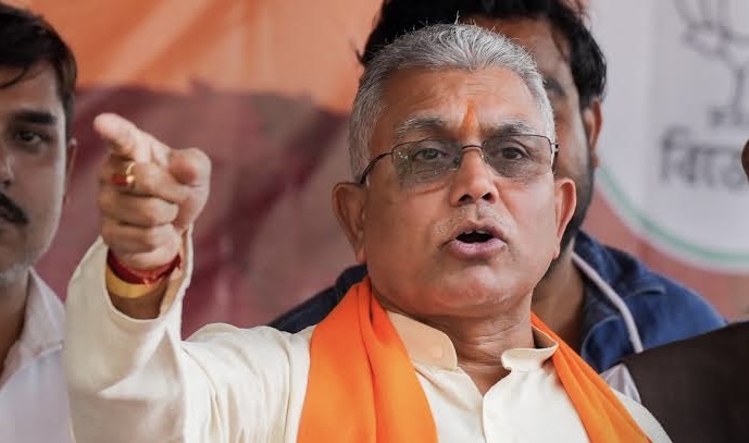 “পশ্চিমবঙ্গকে বাংলাদেশ বানানোর চক্রান্ত”, তৃণমূল সরকারকে তোপ দিলীপের