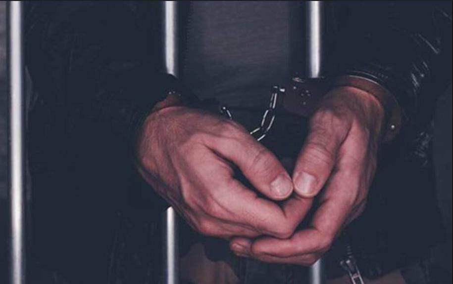 দেখা করতে গিয়ে প্রেমিককে গভীর চুম্বন , জেলের মধ্যে বেঘোরে মৃত্যু প্রেমিকের