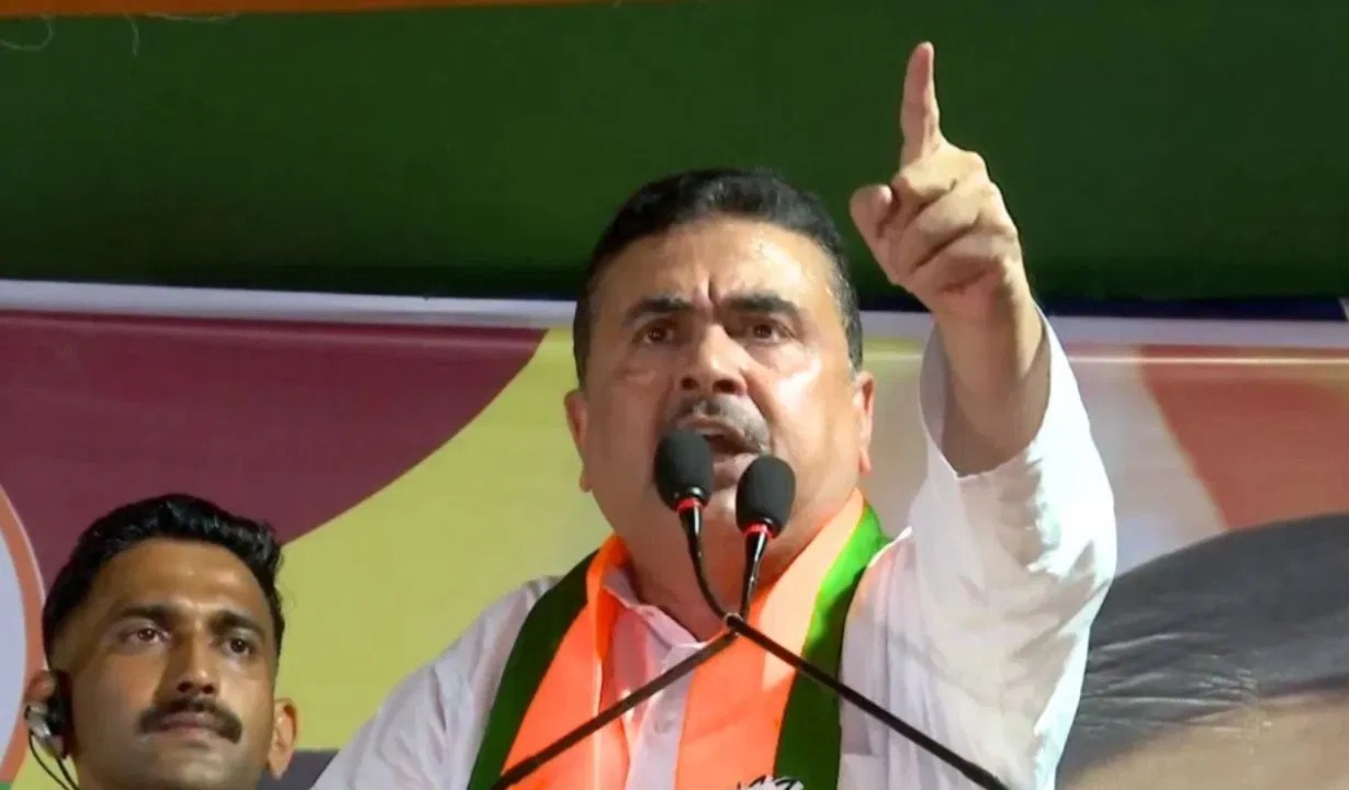 “ইডির তল্লাশির সময় মুখ্যমন্ত্রীর যাওয়া অসাংবিধানিক”, মমতাকে আক্রমণ শুভেন্দুর