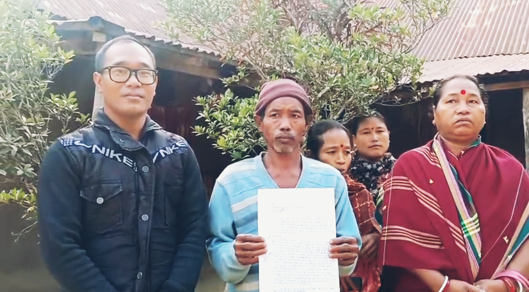 পরকীয়ার মোহে দুই শিশুকে বাড়িতে রেখে নিখোঁজ মহিলা , কান্নায় ভেঙে পড়লেন মা-বাবা