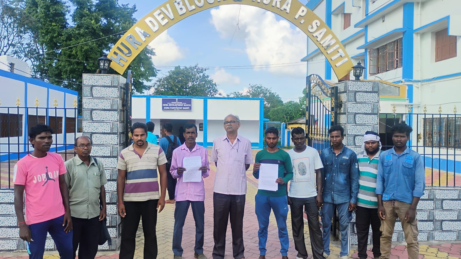 সঠিক ভাবে মিলছে না সাহায্য , রাজ্যের বিরুদ্ধে প্রতিবাদে পথে পরিযায়ী শ্রমিক সংগঠন