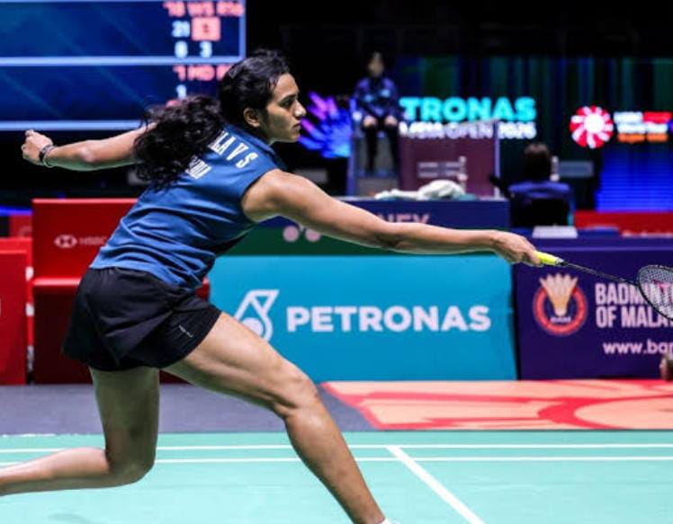 চোটের জেরে কোর্ট ছাড়লেন প্রতিপক্ষ , মালয়শিয়া ওপেনের সেমিফাইনালে সিন্ধু