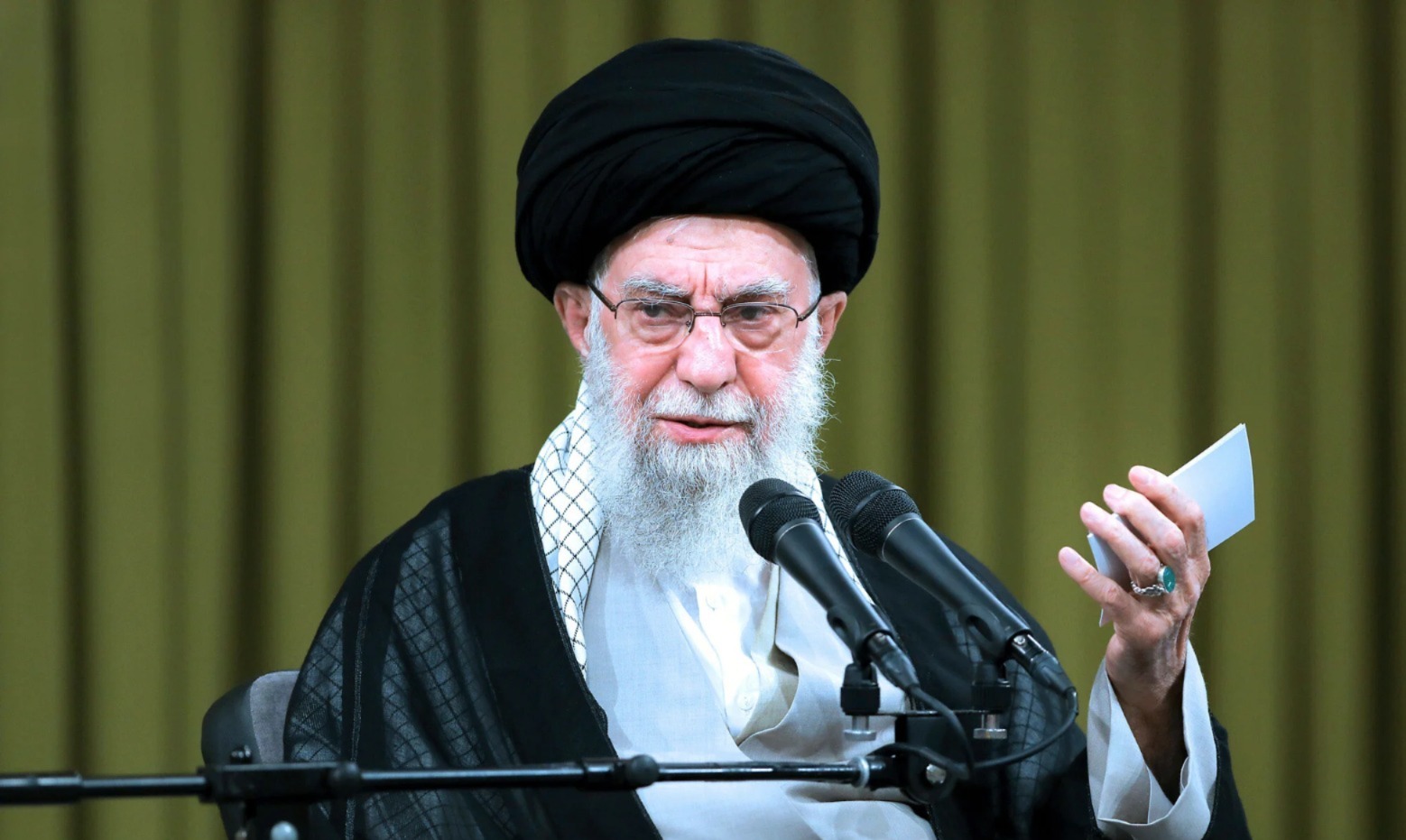 “ইরানের মানুষের রক্ত ঝরিয়েছেন ট্রাম্প”, তোপ খামেনেইয়ের