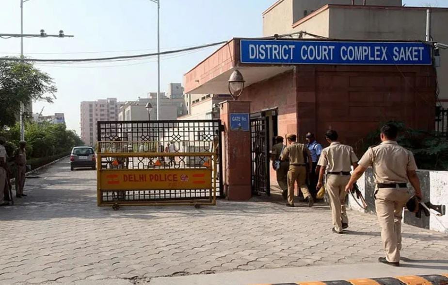 অতিরিক্ত কাজের চাপ , আদালতের আবাসন থেকে ঝাঁপ দিয়ে আত্মঘাতী প্রতিবন্ধী ক্লার্ক