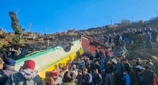 মর্মান্তিক দুর্ঘটনা হিমাচলে, যাত্রীবোঝাই বাস খাদে পড়ে মৃত্যু ৮ জনের, আহত ১২