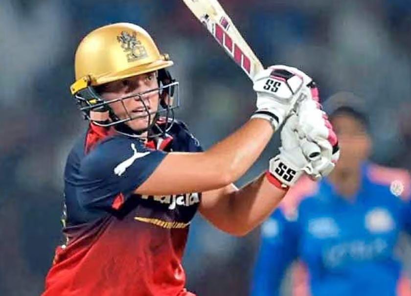 শুরুতেই বাজিমাত আরসিবির, শেষ কামড়ে জয় স্মৃতিদের