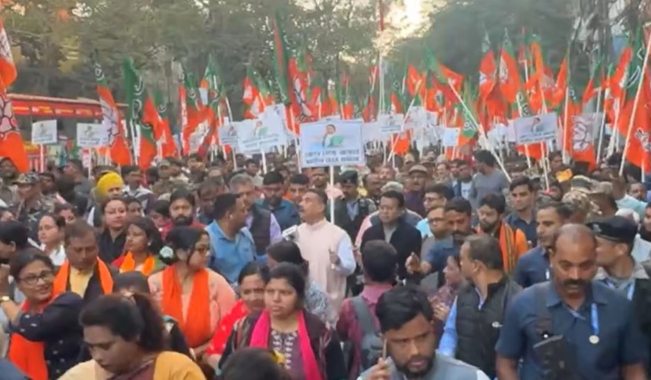 “প্রাক্তন মুখ্যমন্ত্রী করেই আমি থামব”, যাদবপুরে মিছিল থেকে হুঁশিয়ারি শুভেন্দুর