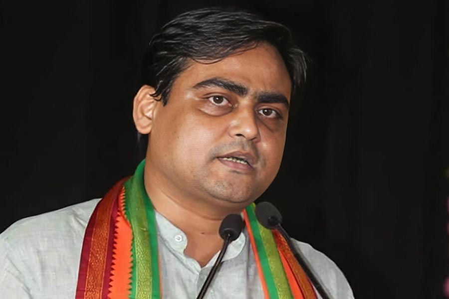 হিন্দুত্ব সার্টিফিকেটের নামে টাকার লেনদেন, বিস্ফোরক অভিযোগ শান্তনু ঠাকুরের বিরুদ্ধে