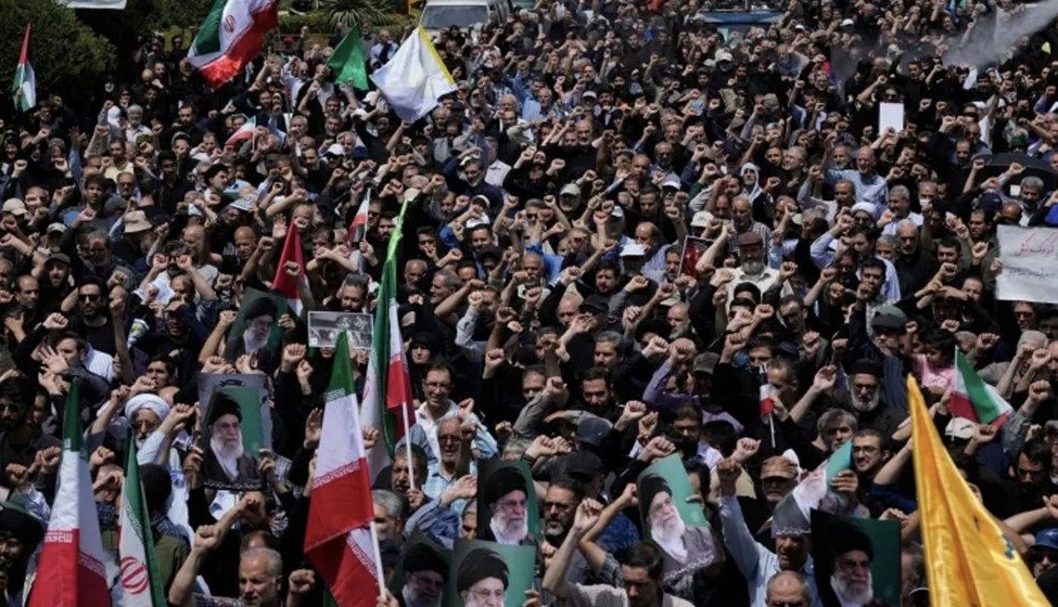 দমন পীড়ন নীতি উত্তাল ইরানে, মৃতের সংখ্যা ৫০০ পার